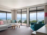 Three Bedroom Apartment Lounge-Mantra On The Esplanade